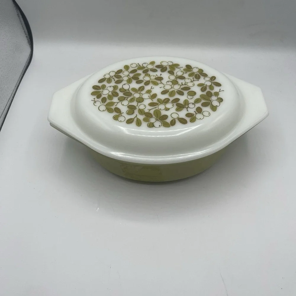 Vintage Pyrex Verde Olive Green 1 1/2 Qt. Oval Casserole Dish With Lid 043